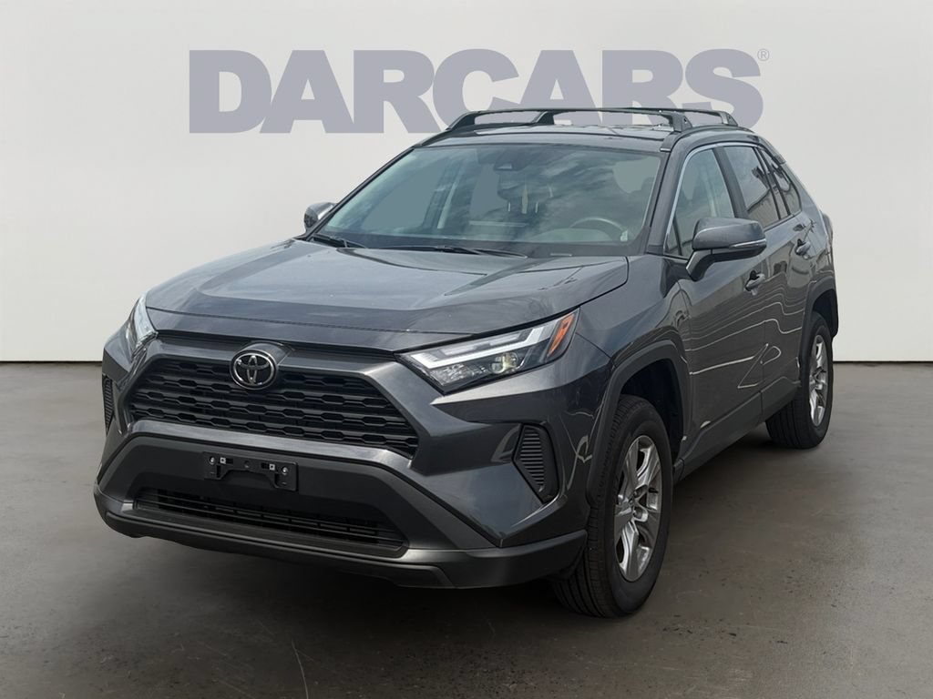 Used 2025 Toyota RAV4 XLE AWD/4WD image 3