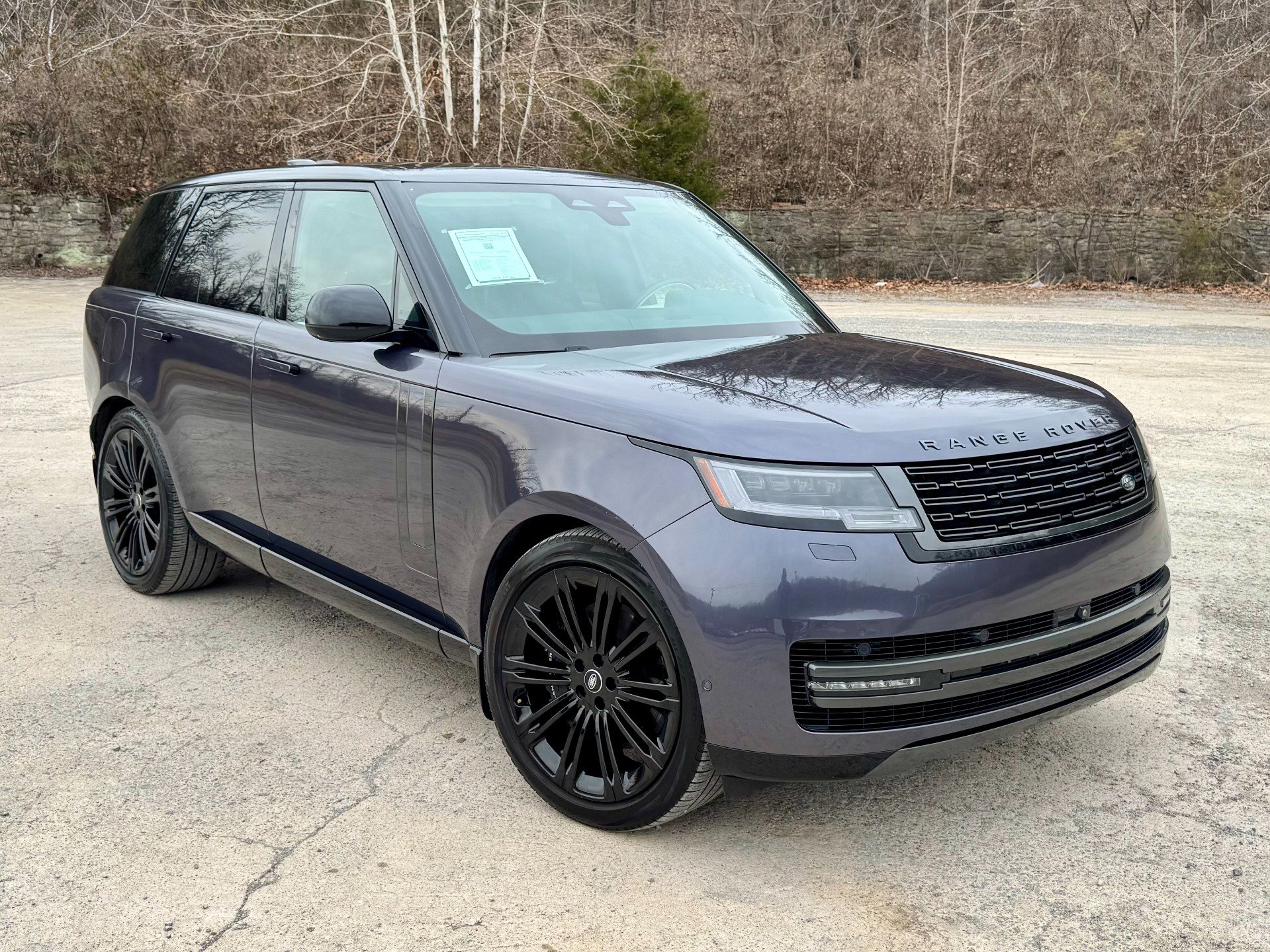 Used 2024 Land Rover Range Rover SE image 1