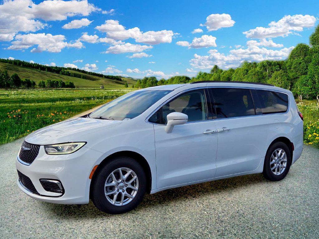 Used 2022 Chrysler Pacifica Touring-L FWD image 2