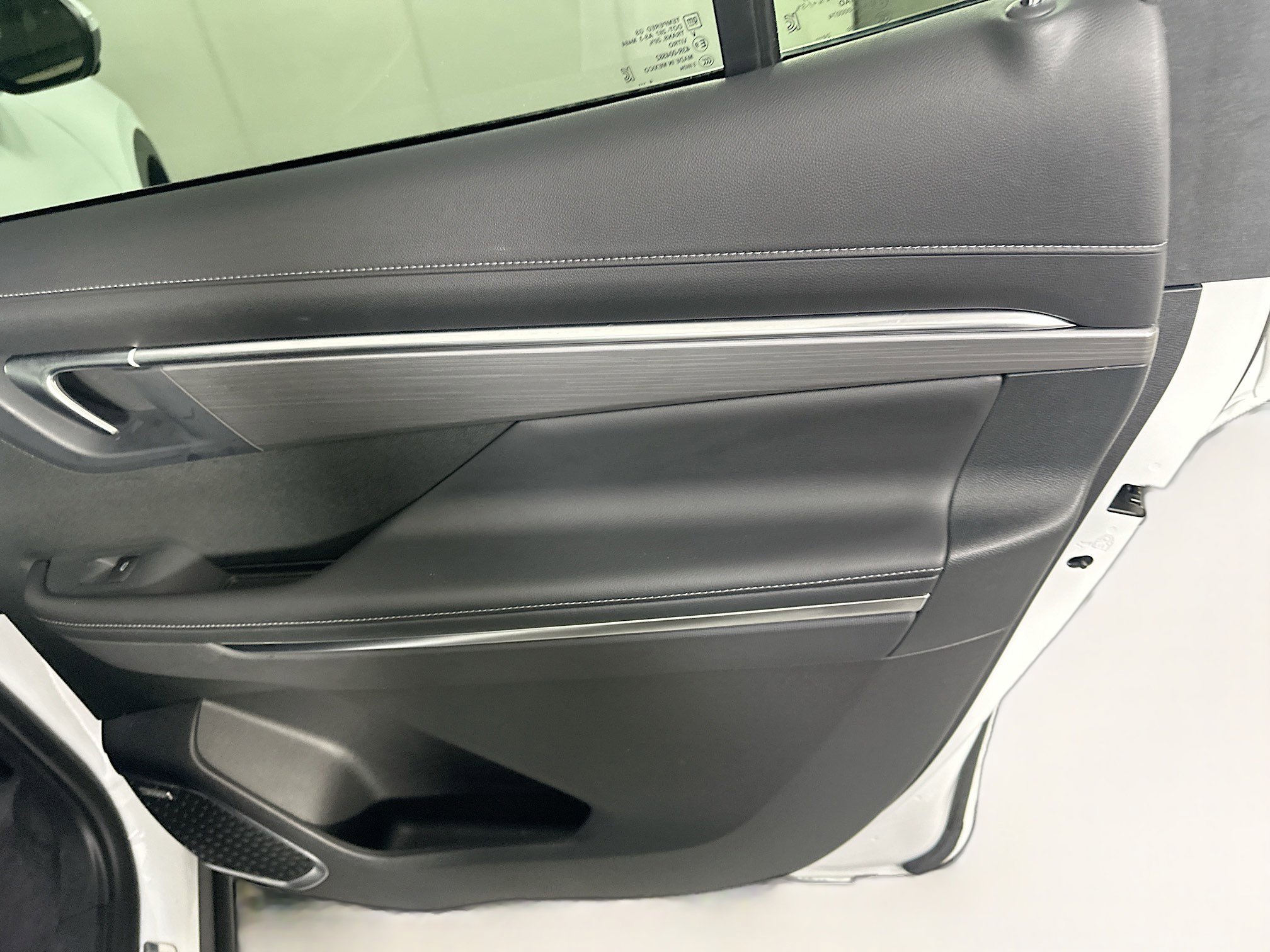 Used 2025 Buick Enclave Preferred image 32