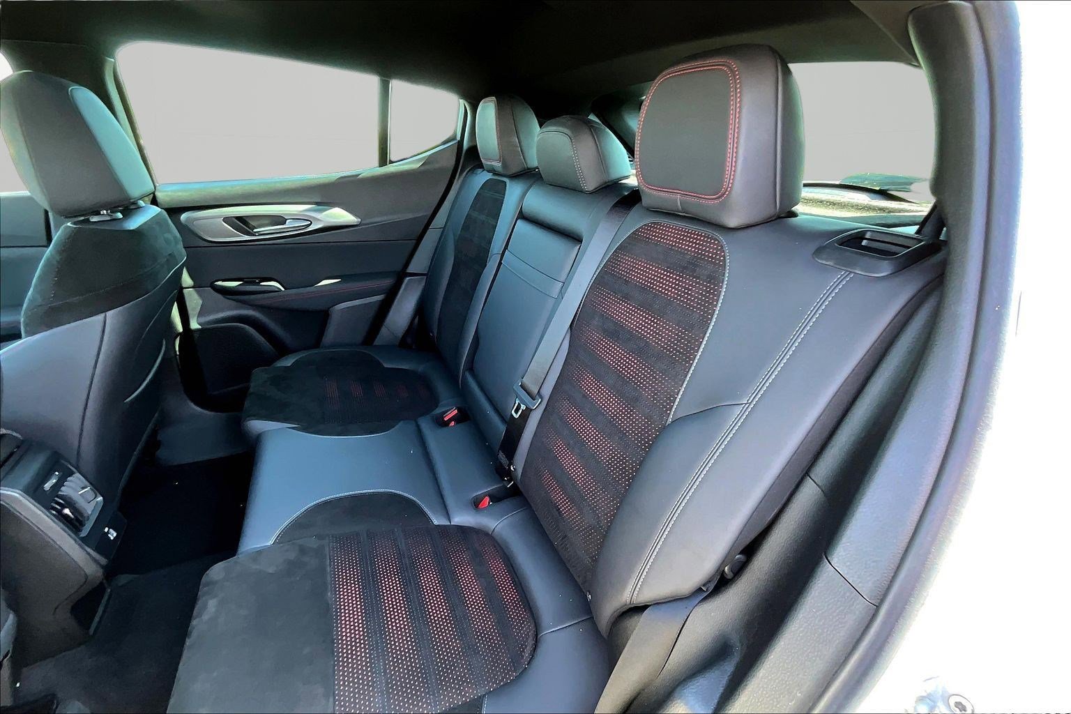 Used 2024 Alfa Romeo Tonale Veloce image 22