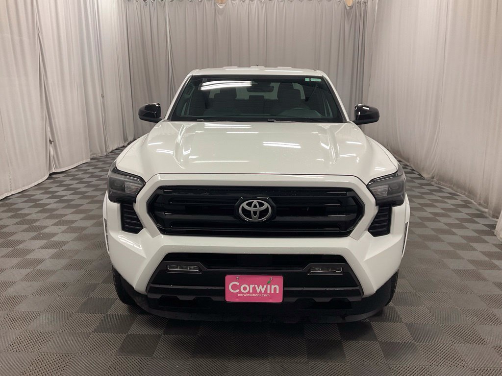 Used 2025 Toyota Tacoma SR5 AWD/4WD image 33