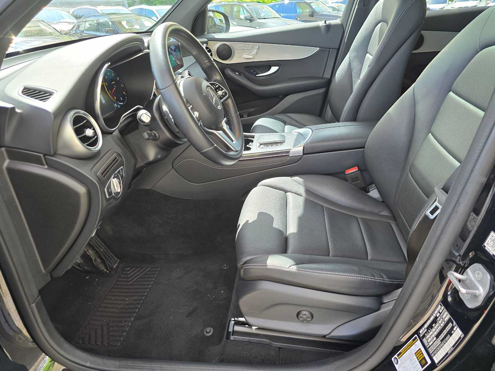 Used 2021 Mercedes-Benz GLC 300 4MATIC image 25
