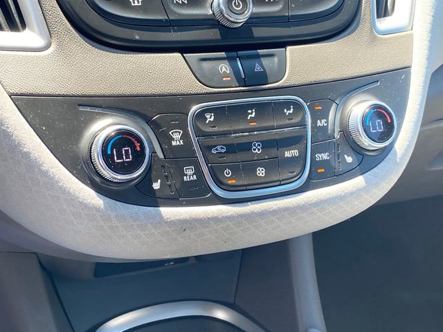 Used 2022 Chevrolet Malibu LT FWD image 12