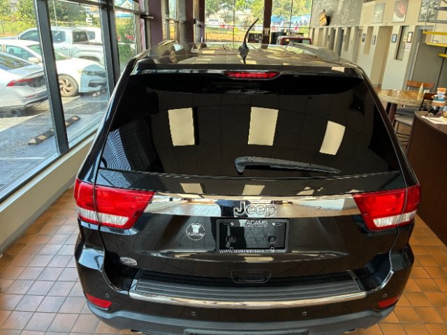 Used 2013 Jeep Grand Cherokee Overland w/ Advance Technology Group RWD image 12
