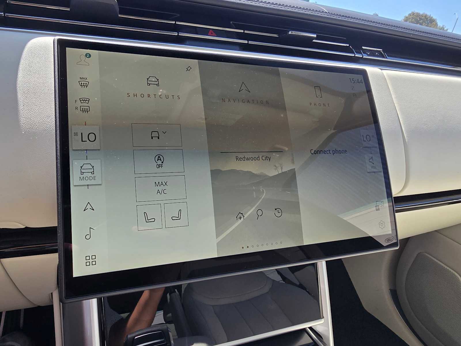 New 2025 Land Rover Range Rover SE image 29