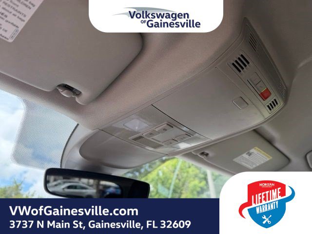 Used 2025 Volkswagen Taos SE FWD image 28