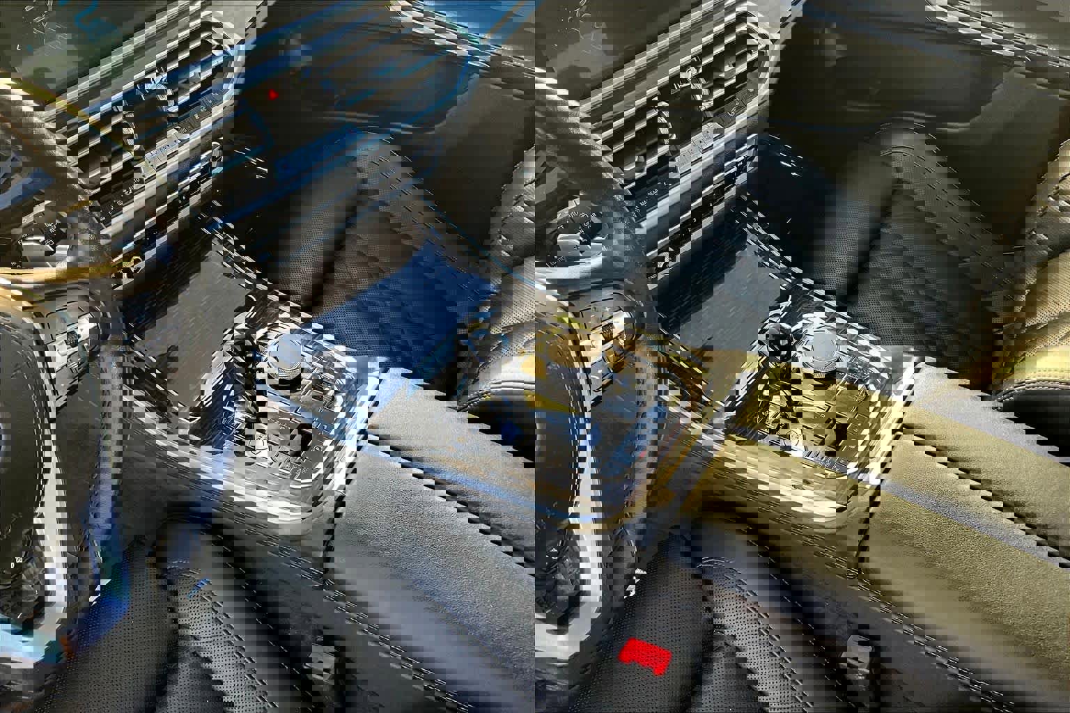 Used 2023 BMW X5 xDrive45e image 16