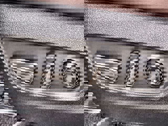 Used 2024 Toyota Sienna Platinum image 31