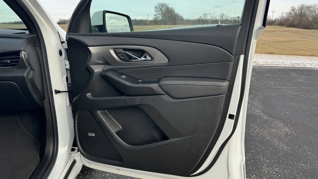 Used 2023 Chevrolet Traverse Premier image 18