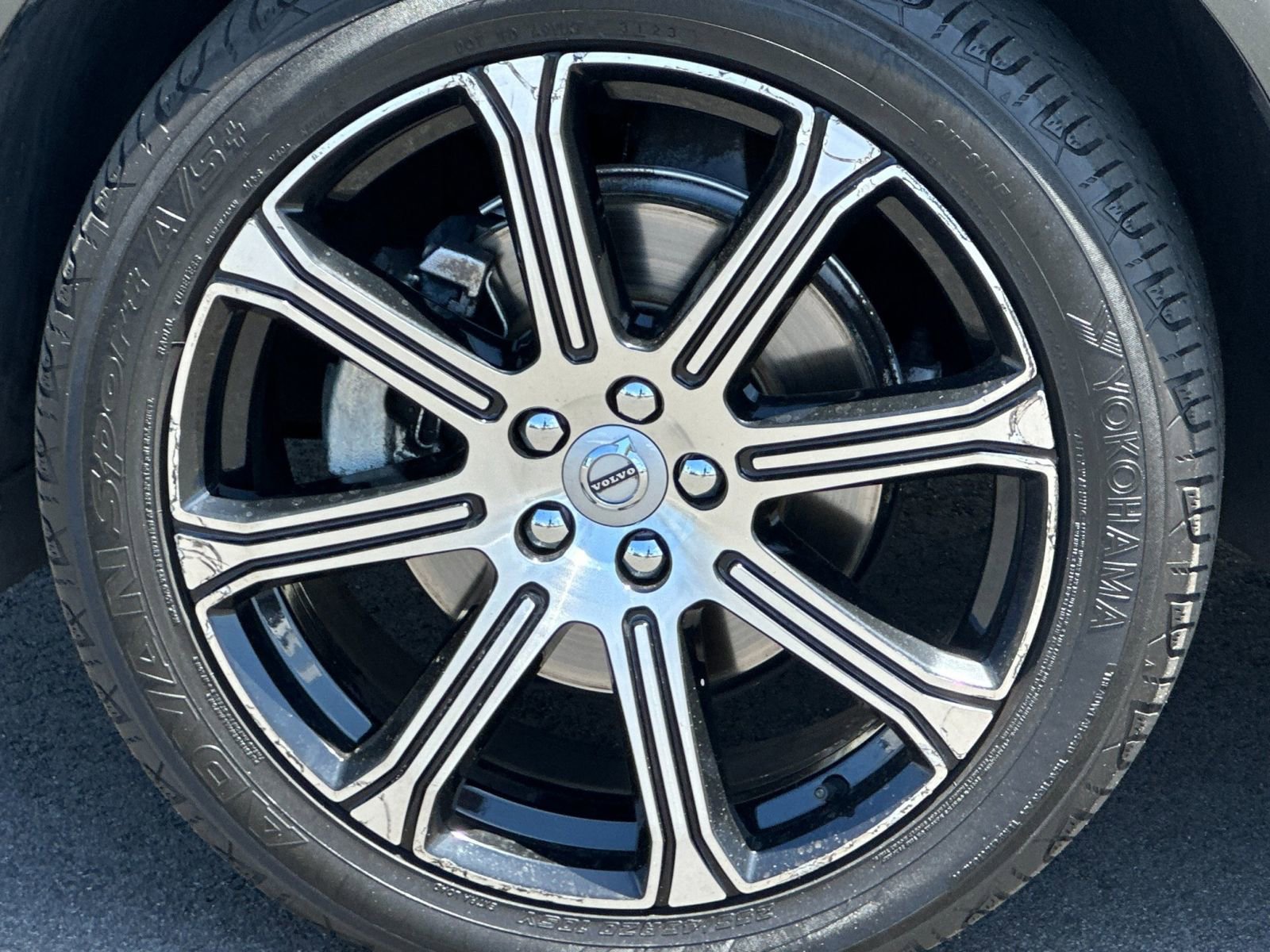 Used 2019 Volvo XC60 T5 Inscription w/ Protection Package Premier AWD/4WD image 32