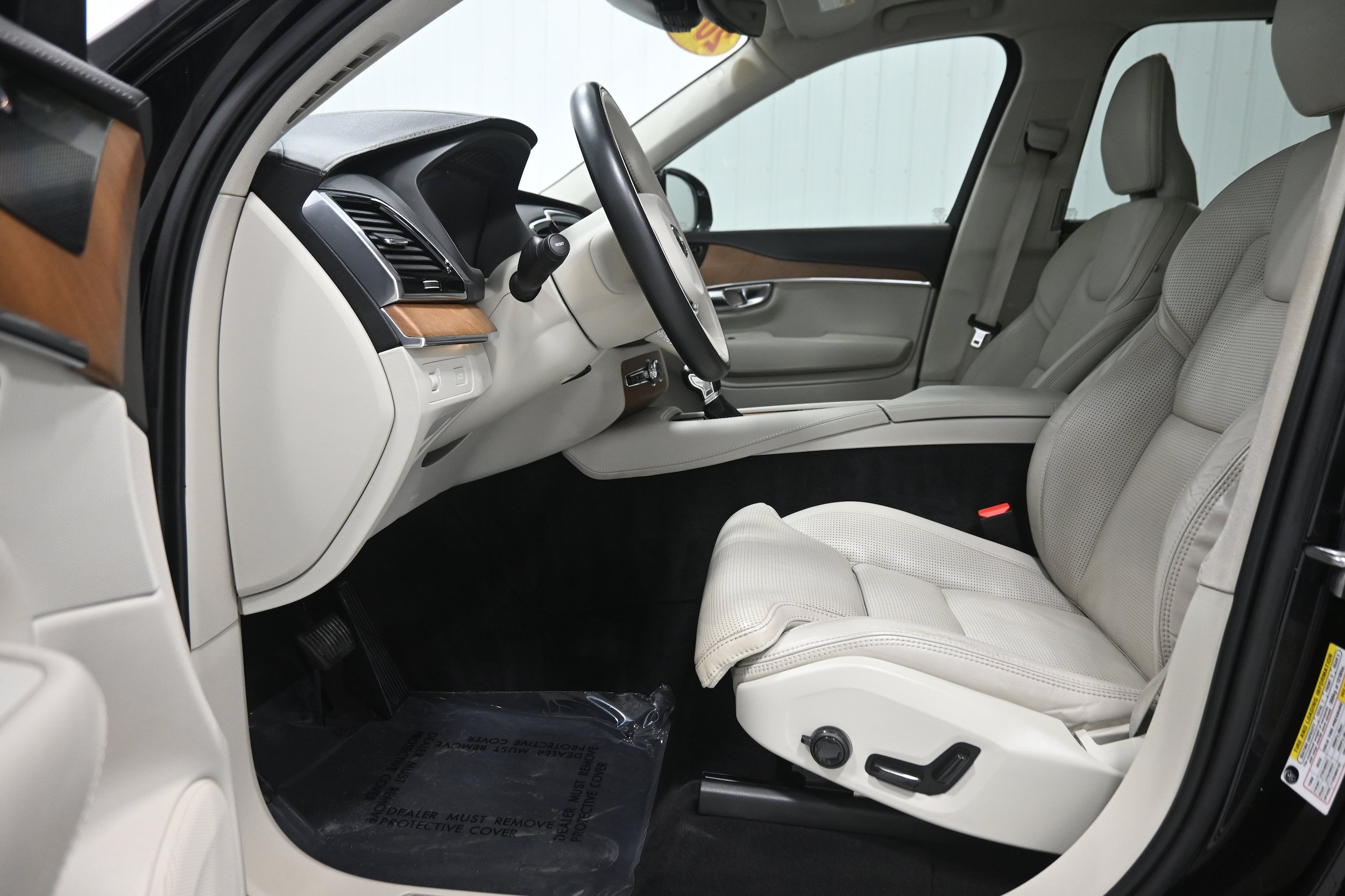 Used 2019 Volvo XC90 T6 Inscription w/ Luxury Package AWD/4WD image 4