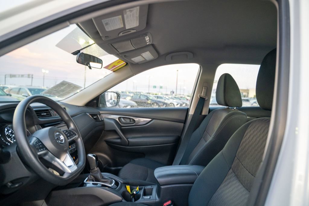 Used 2019 Nissan Rogue SV image 20