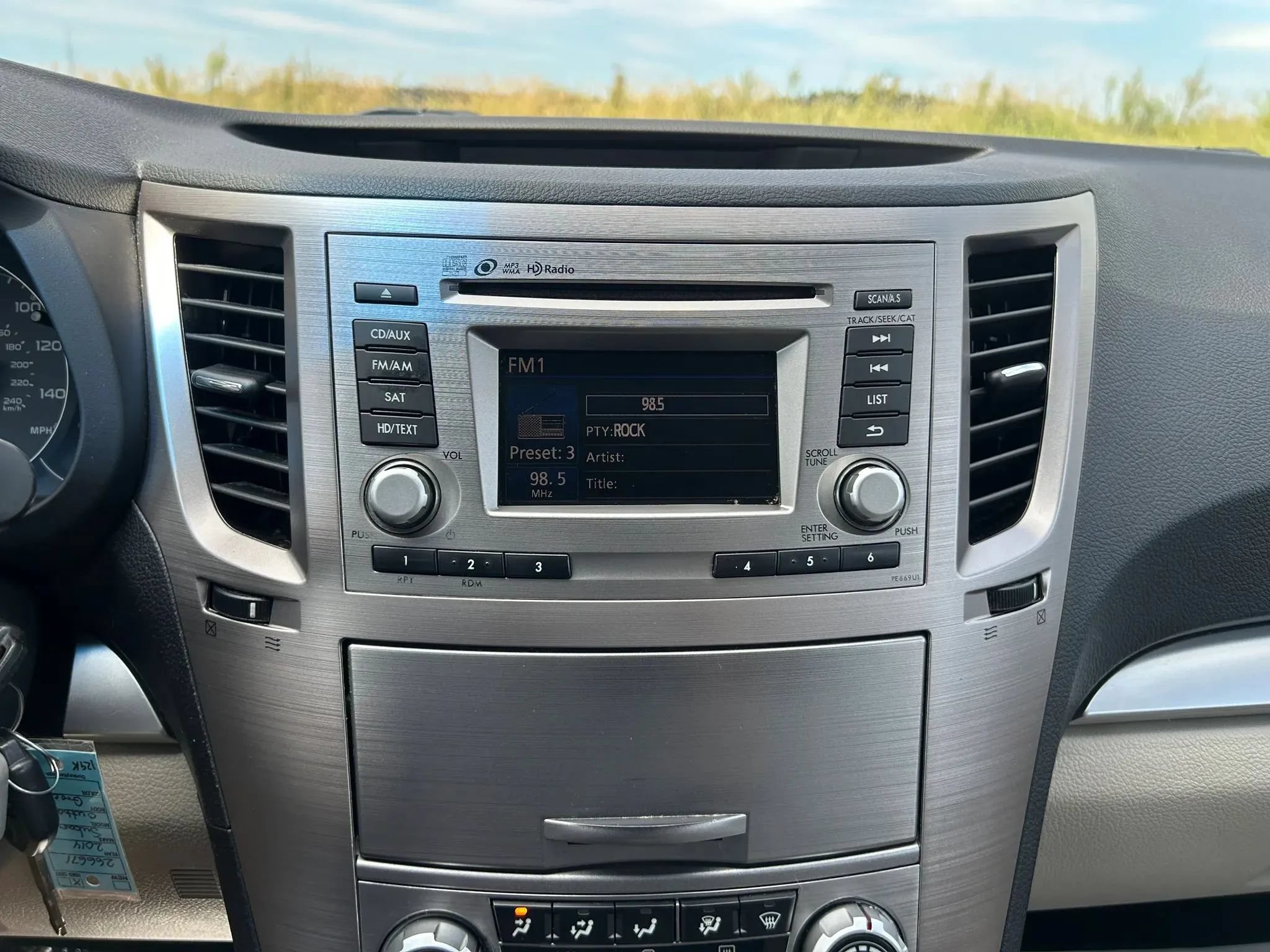 Used 2014 Subaru Outback 2.5i Premium AWD/4WD image 22