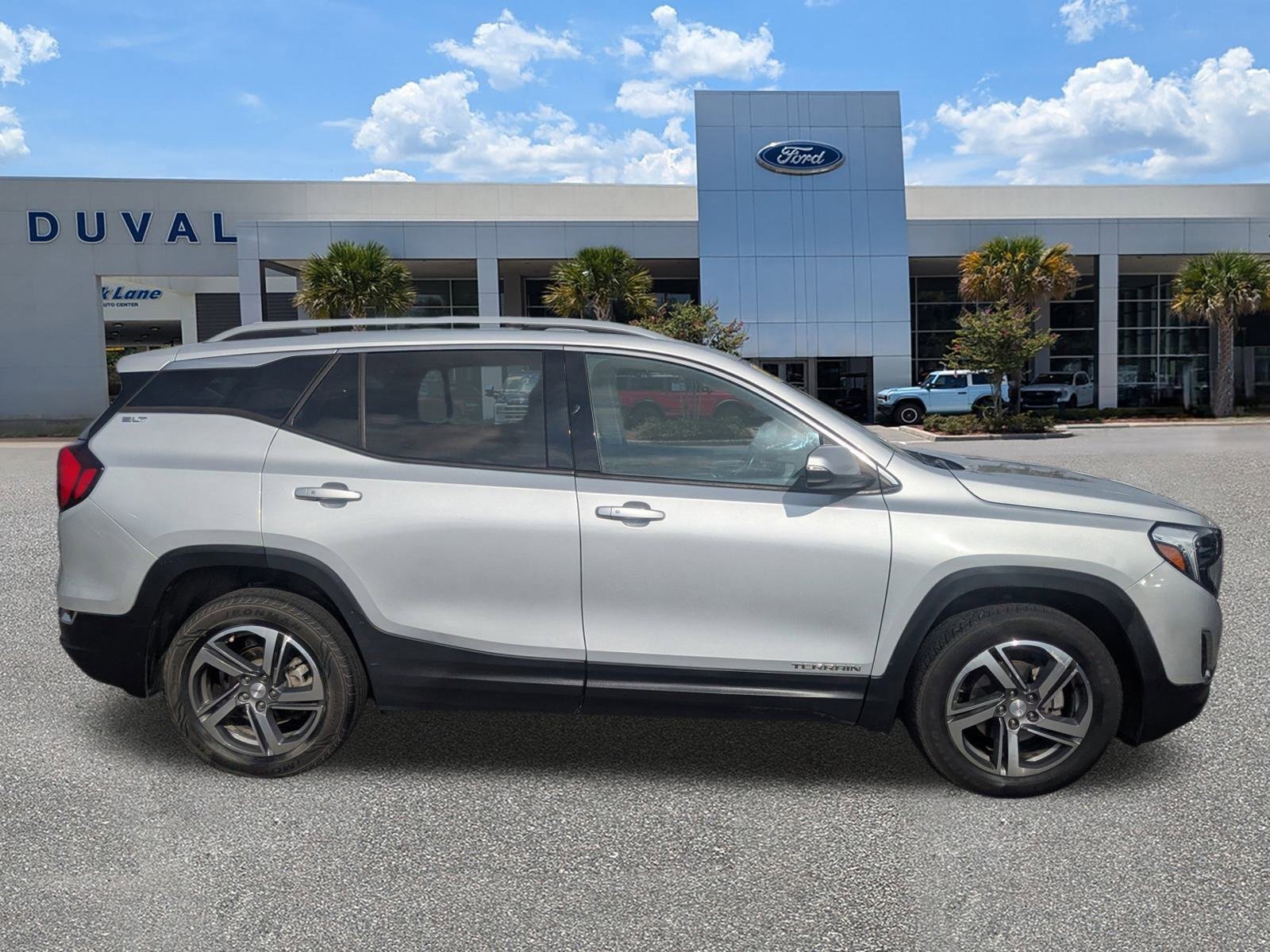 Used 2021 GMC Terrain SLT image 3