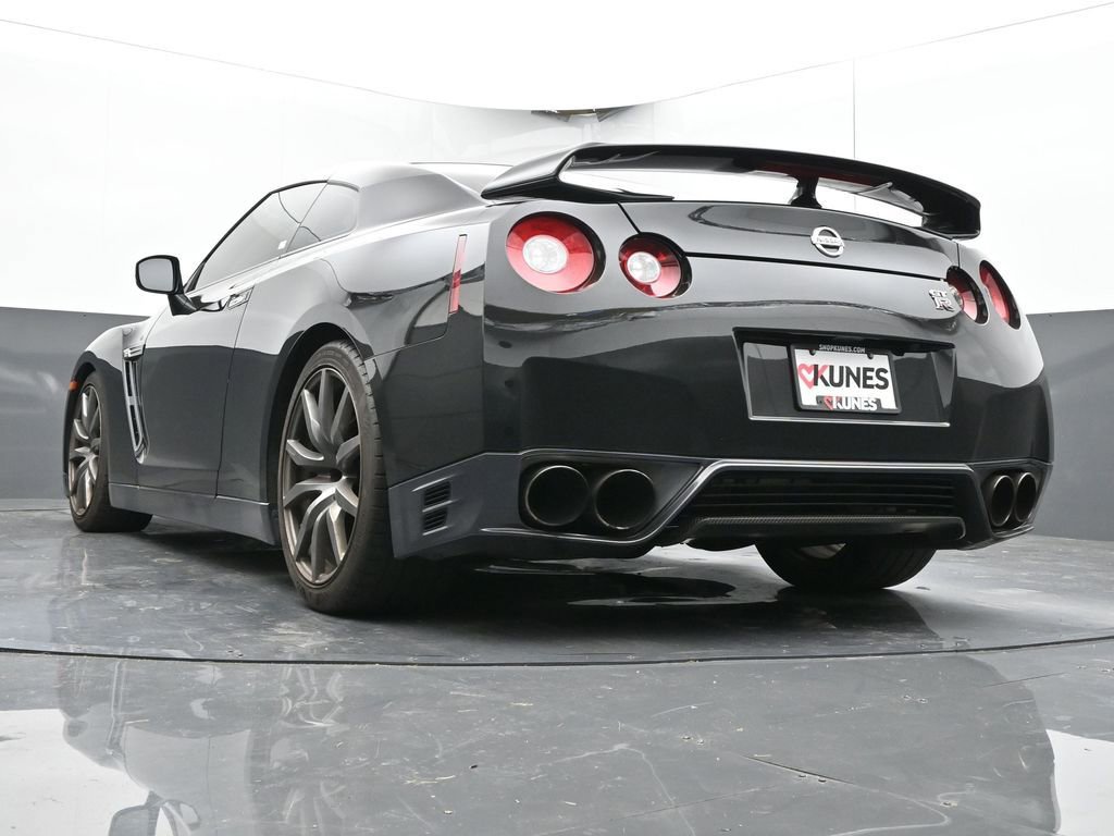 Used 2014 Nissan GT-R Premium image 43