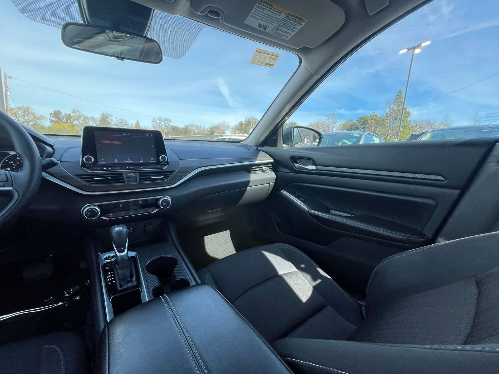 Used 2025 Nissan Altima 2.5 SV FWD image 35