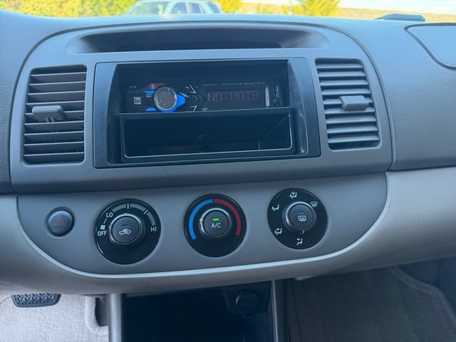 Used 2003 Toyota Camry LE w/ Fleet Convenience Pkg FWD image 32