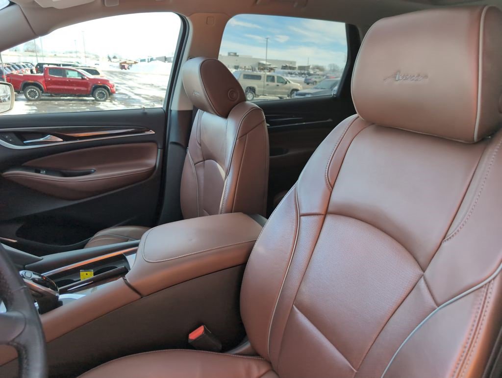 Used 2018 Buick Enclave Avenir w/ Avenir Technology Package image 15