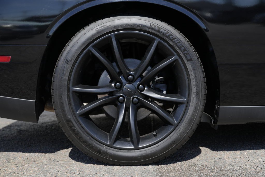 Used 2016 Dodge Challenger R/T Plus RWD image 11
