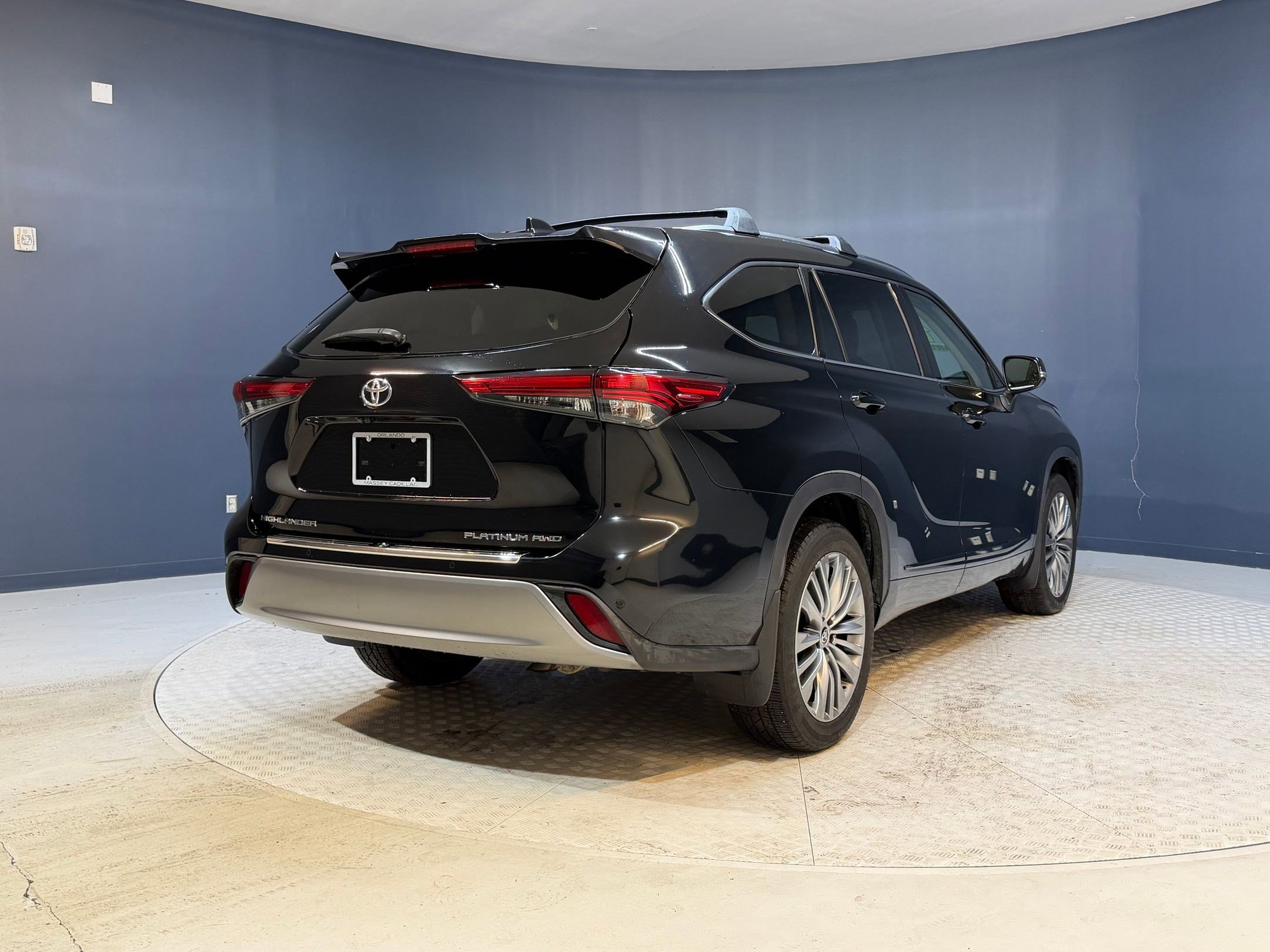 Used 2021 Toyota Highlander Platinum image 9