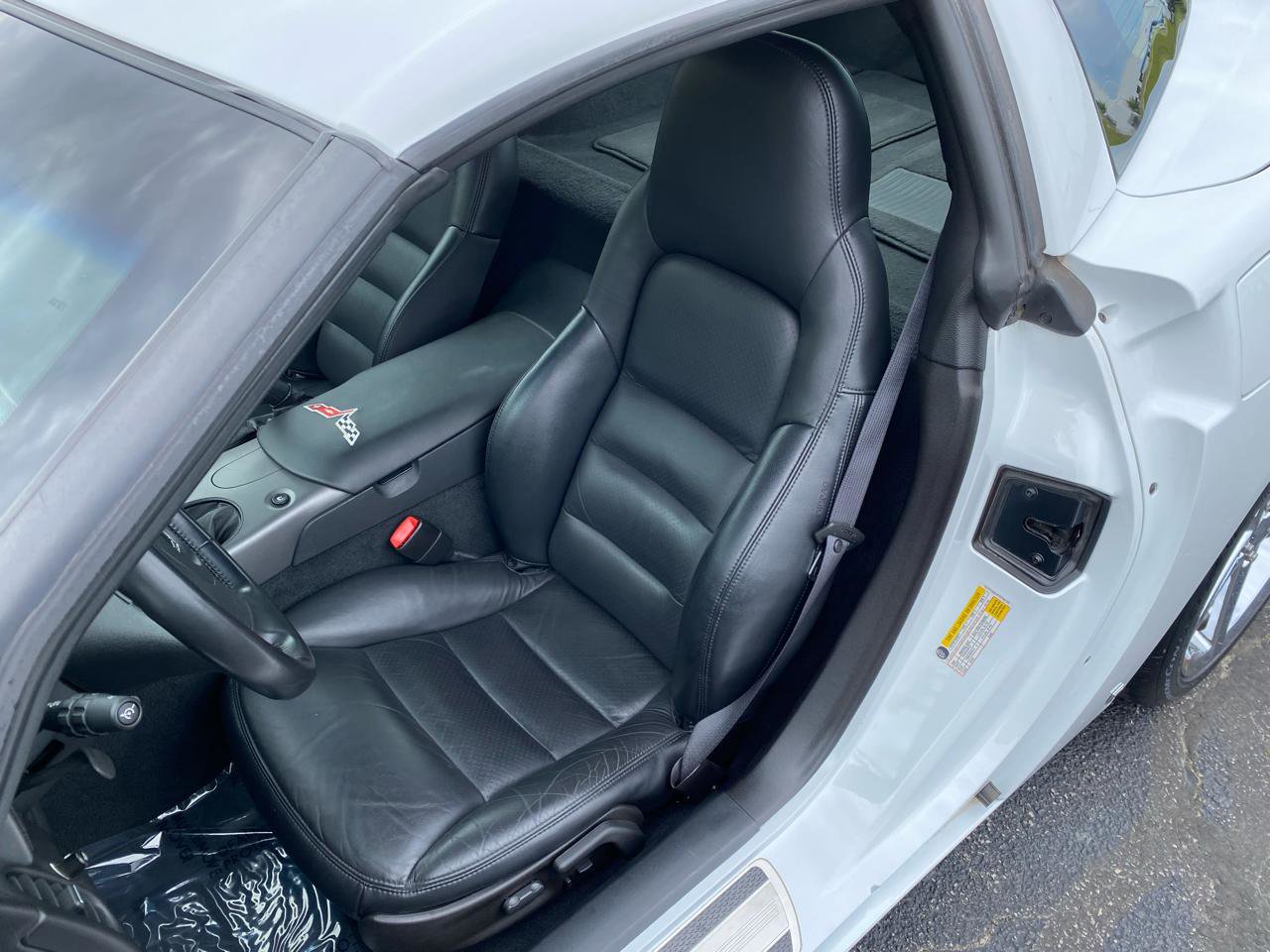 Used 2007 Chevrolet Corvette Coupe w/ Performance Package RWD image 13