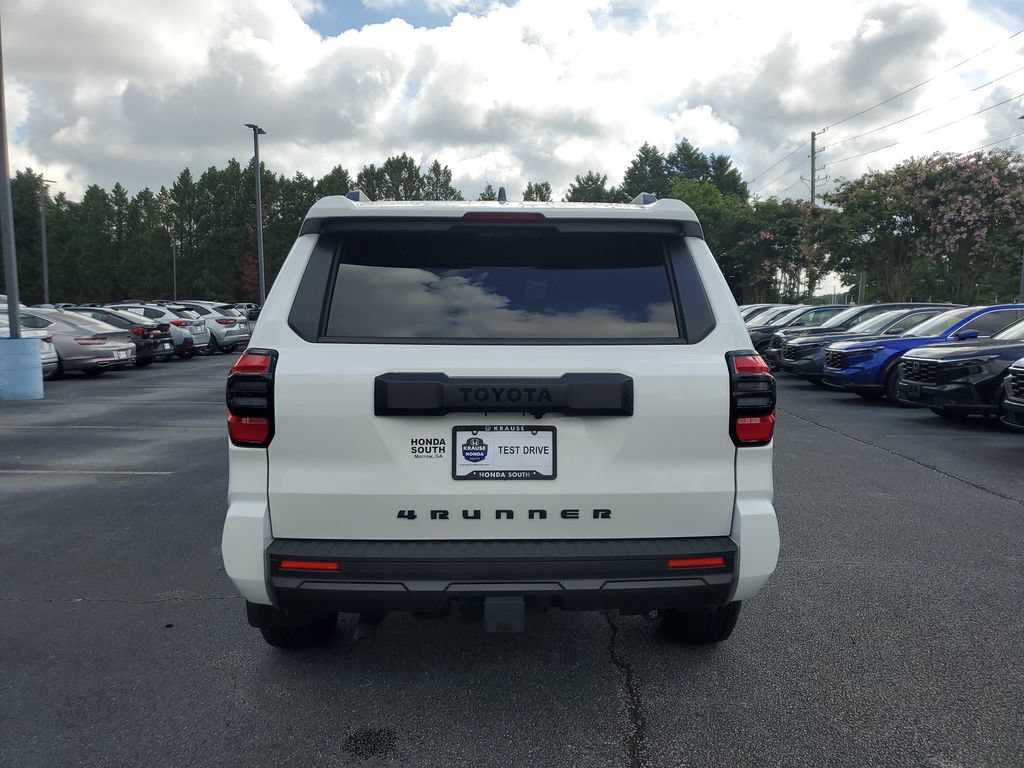 Used 2025 Toyota 4Runner SR5 AWD/4WD image 5