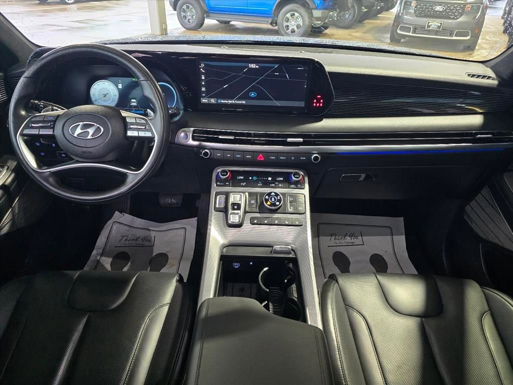 Used 2024 Hyundai Palisade Calligraphy image 3