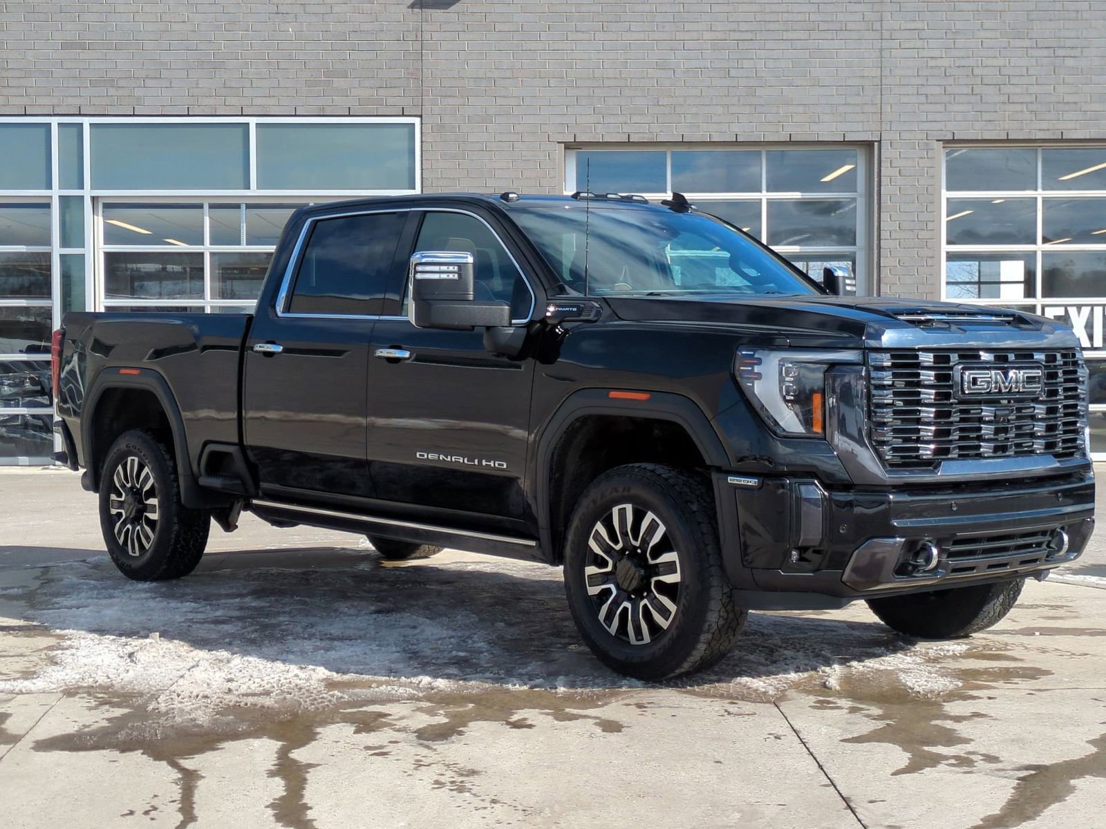 Used 2024 GMC Sierra 2500 Denali Ultimate w/ Max Trailering Package image 10