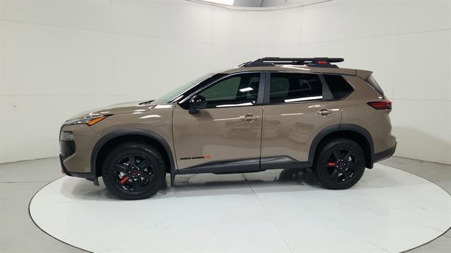 Used 2025 Nissan Rogue SV image 5