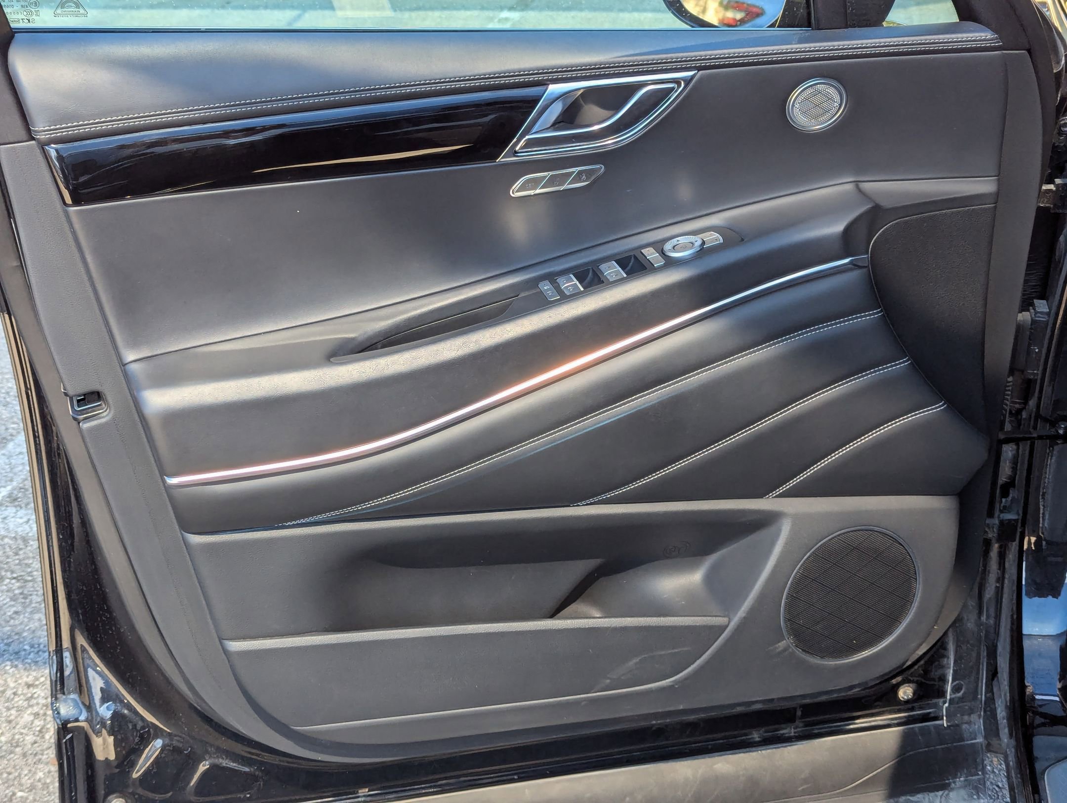 Used 2025 Genesis GV80 2.5T Standard image 11