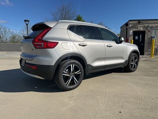 Certified 2025 Volvo XC40 B5 Core image 9