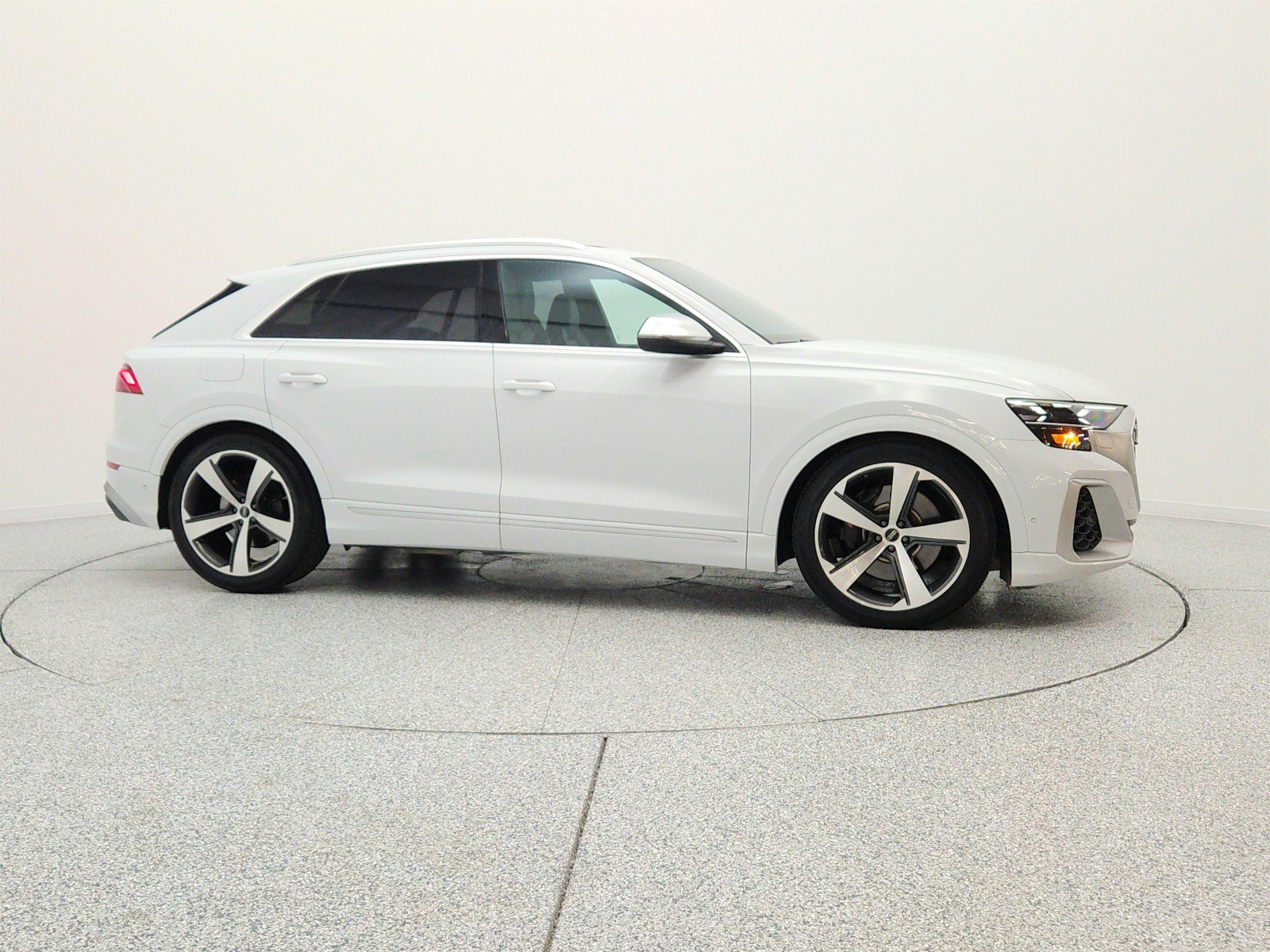Used 2024 Audi SQ8 Prestige AWD/4WD image 4