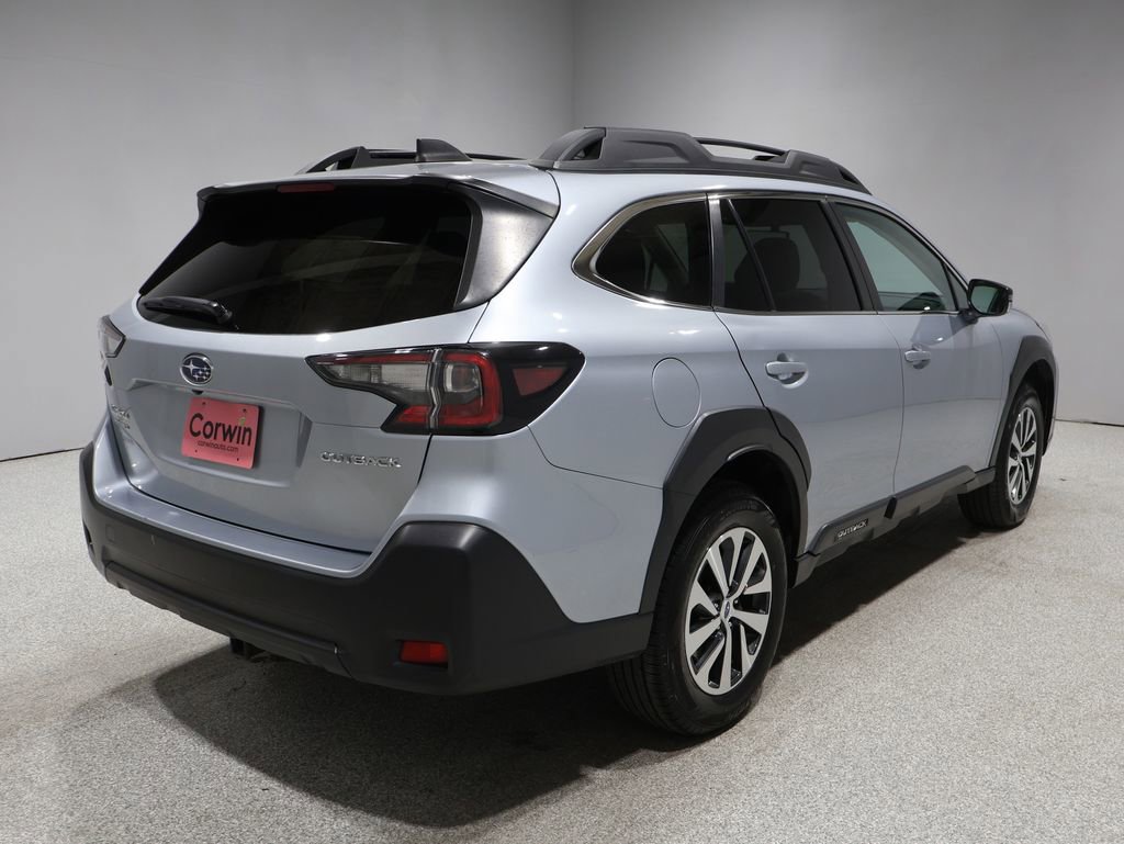 Used 2023 Subaru Outback Premium image 2