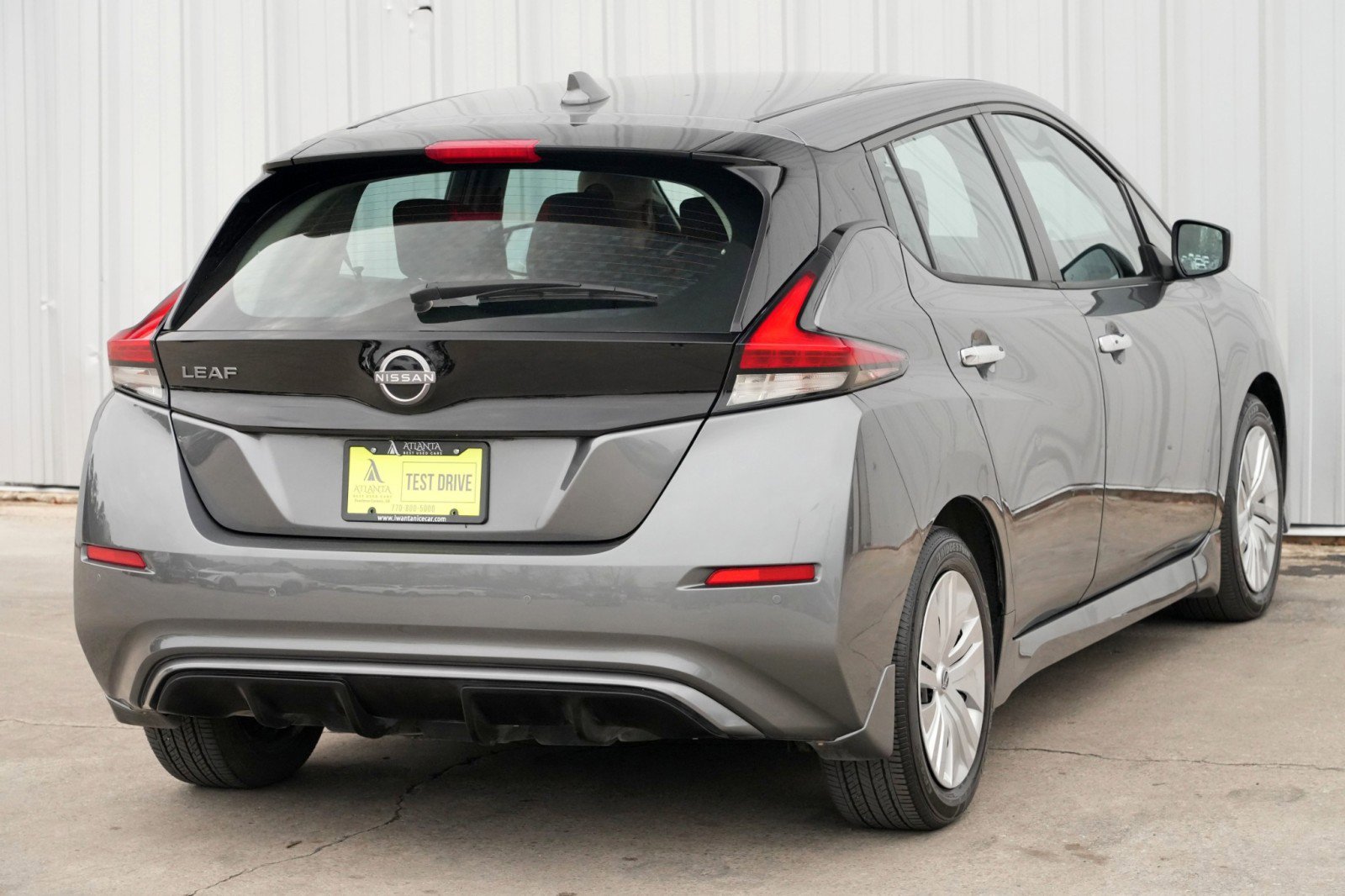 Used 2025 Nissan Leaf S image 44