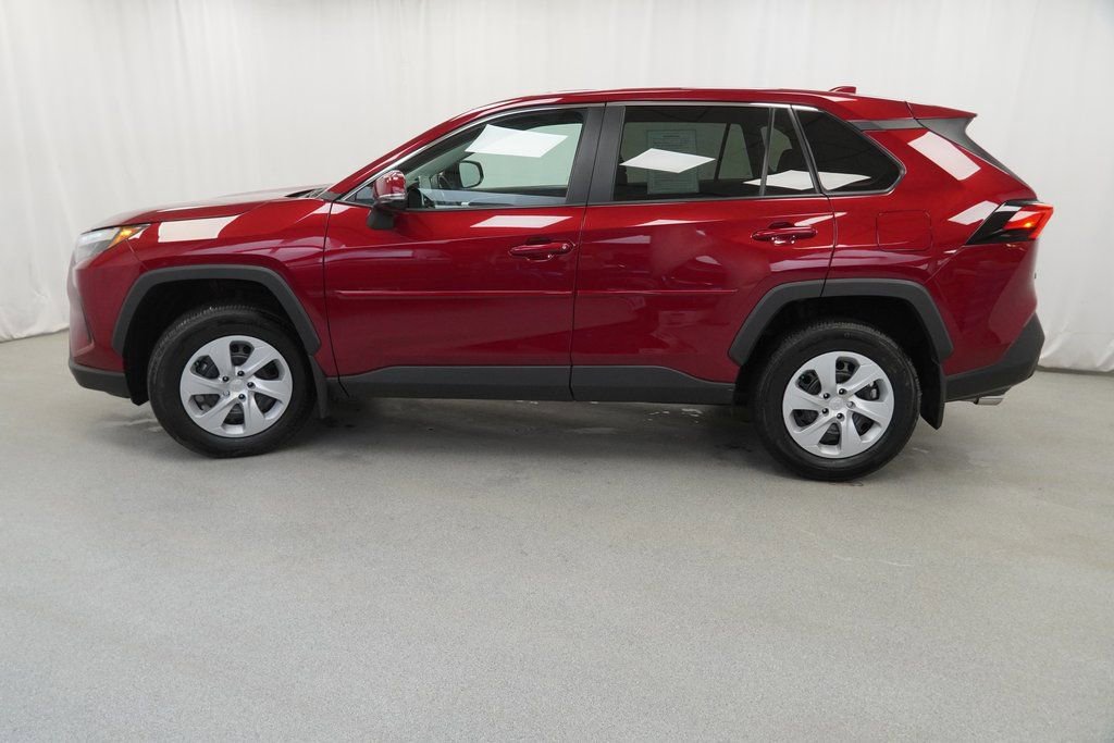 Used 2025 Toyota RAV4 LE image 15