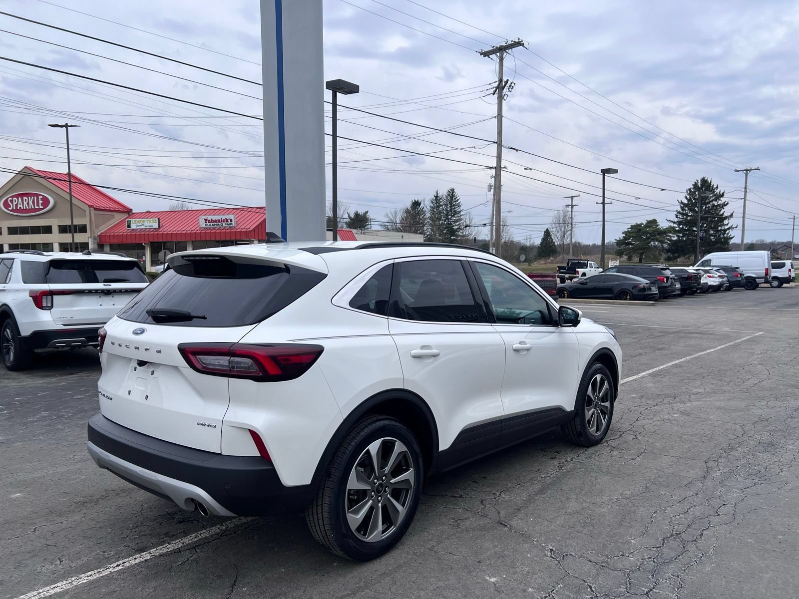 Used 2023 Ford Escape Platinum AWD/4WD image 7
