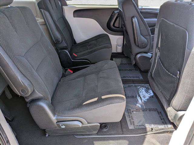 Used 2018 Dodge Grand Caravan SE w/ UConnect Hands-Free Group image 25