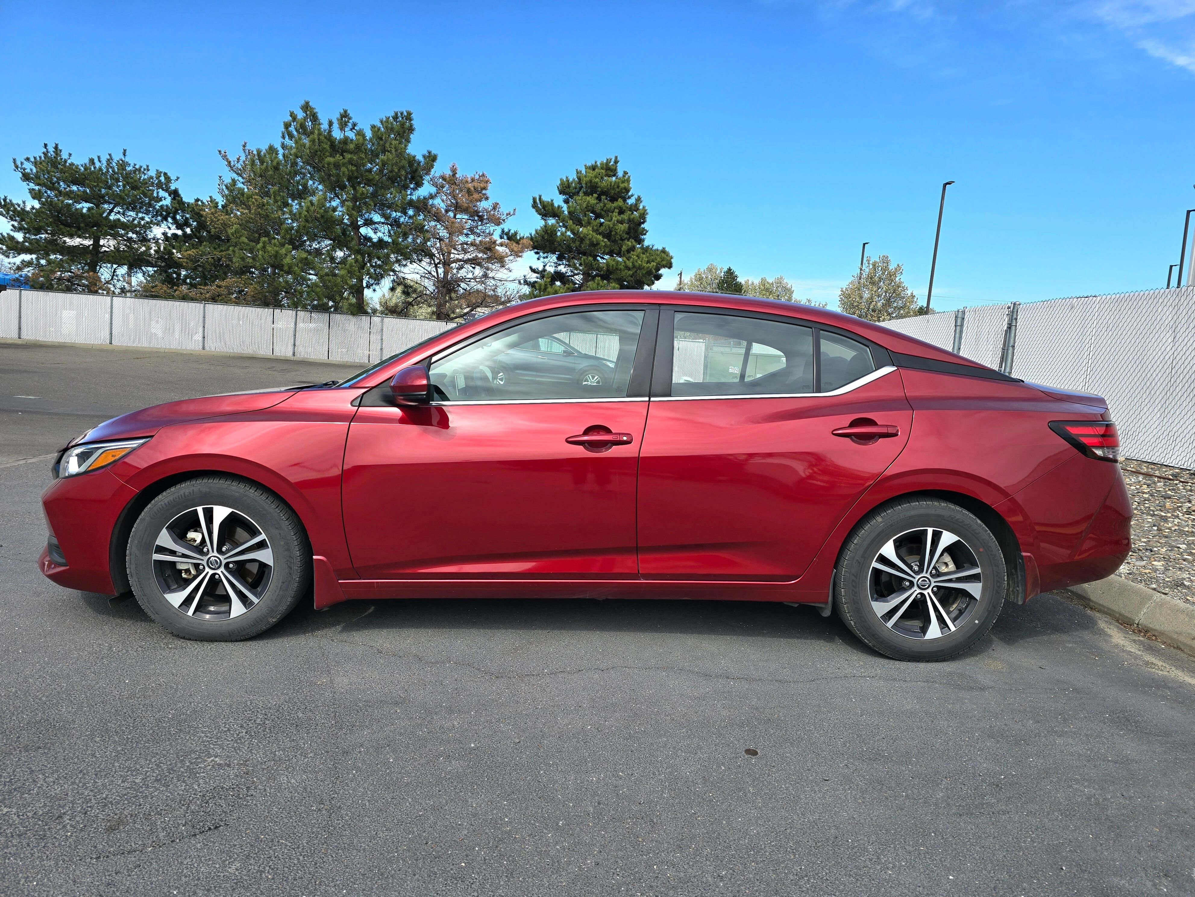 Used 2021 Nissan Sentra SV image 2