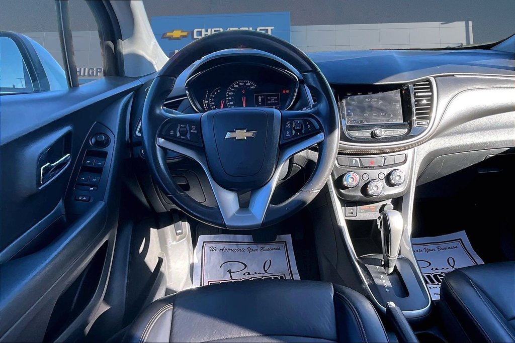 Used 2021 Chevrolet Trax LT w/ Premium Seat Package FWD image 9