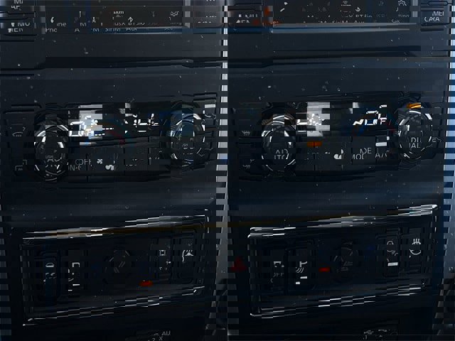 Used 2019 Nissan Titan PRO-4X w/ Pro-4x Convenience Package image 21