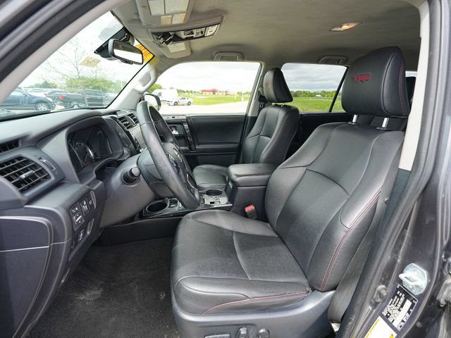 Used 2020 Toyota 4Runner TRD Off-Road Premium AWD/4WD image 17