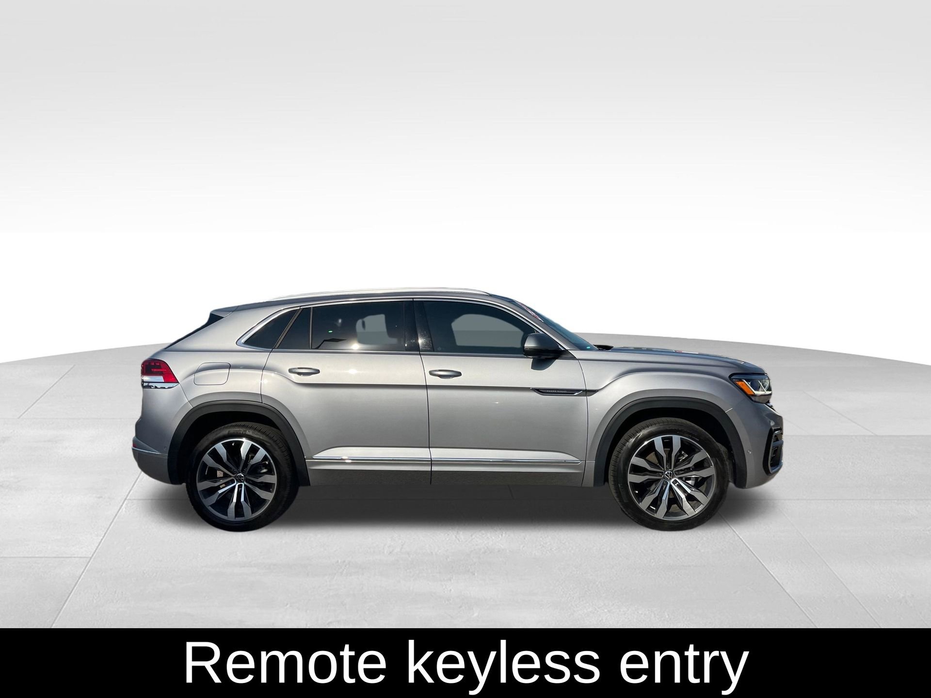 Used 2023 Volkswagen Atlas Cross Sport SEL Premium R-Line image 4