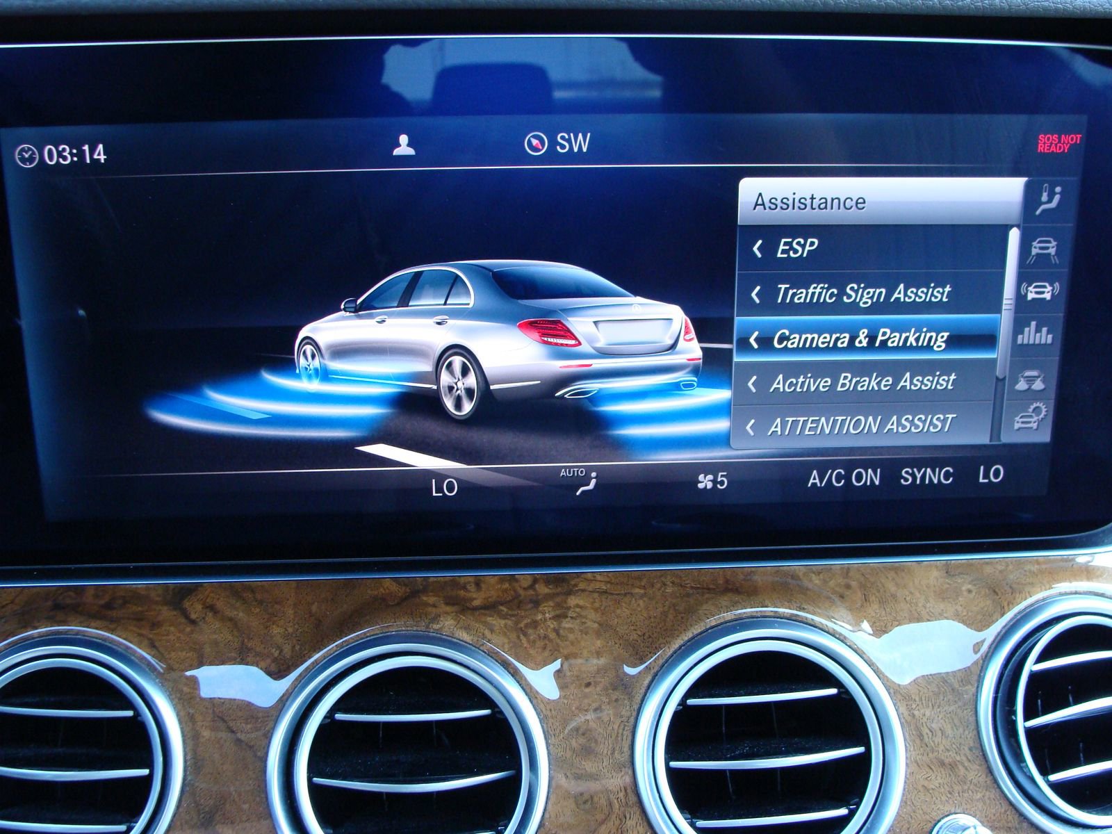 Used 2018 Mercedes-Benz E 300 4MATIC image 22