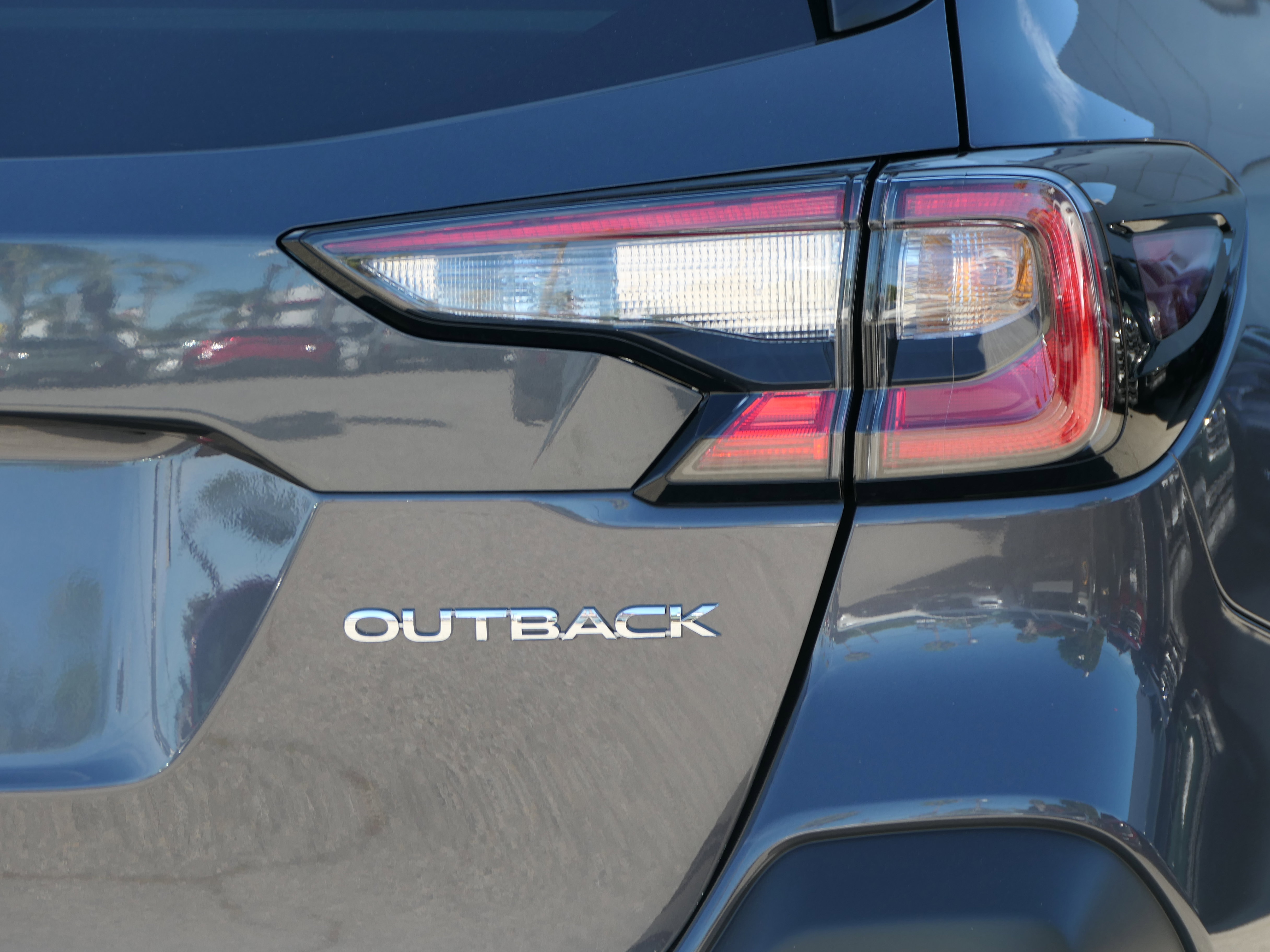 Certified 2025 Subaru Outback Premium image 5