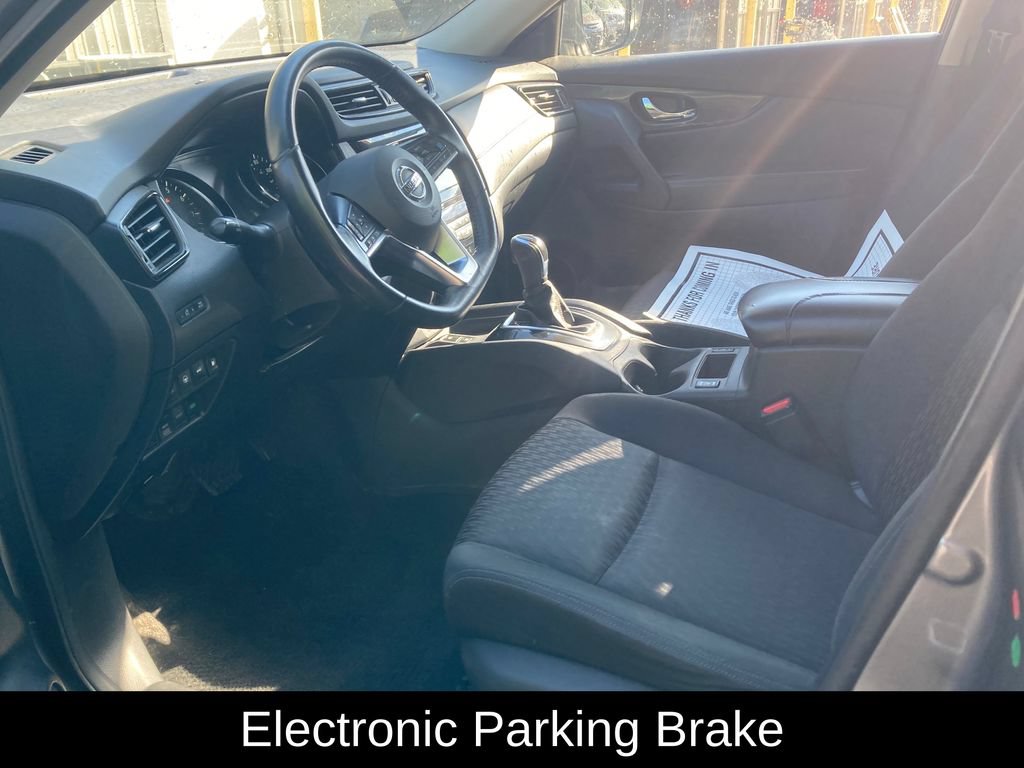 Used 2019 Nissan Rogue SV w/ Sun & Sound Touring Package AWD/4WD image 12