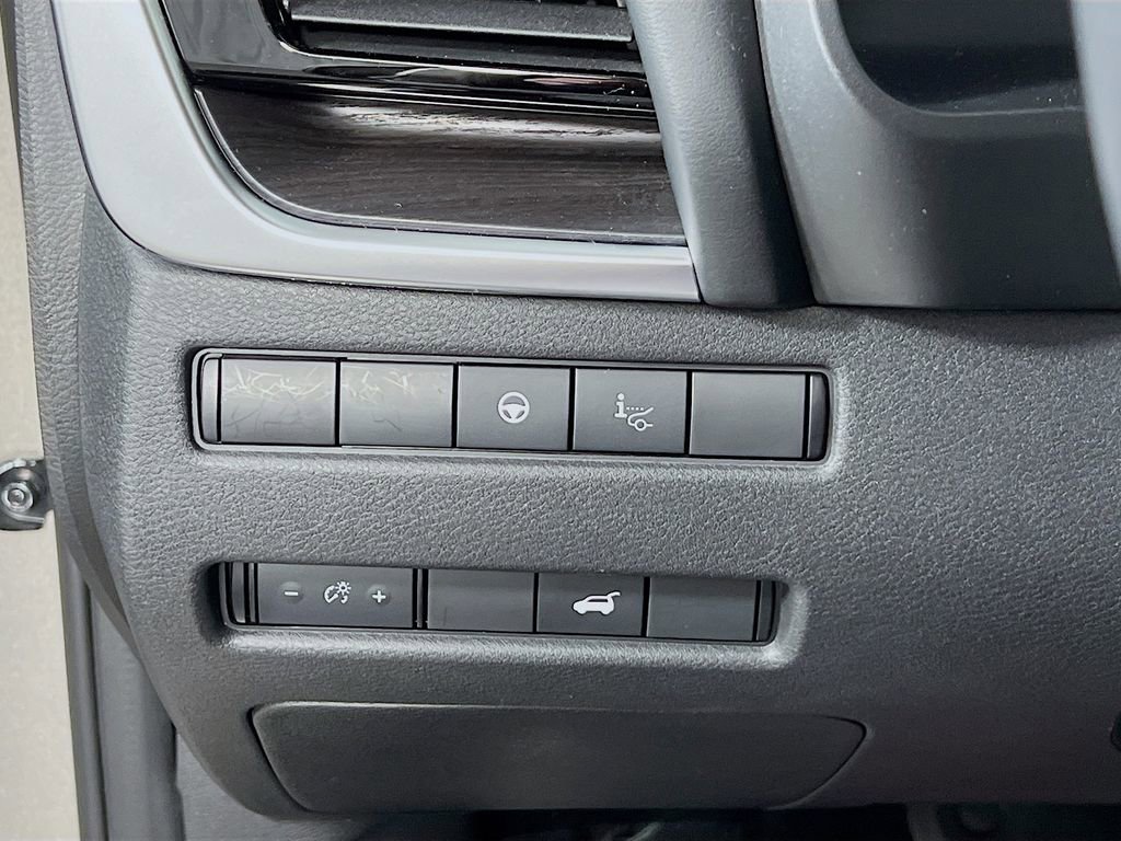 Used 2021 Nissan Rogue Platinum image 10