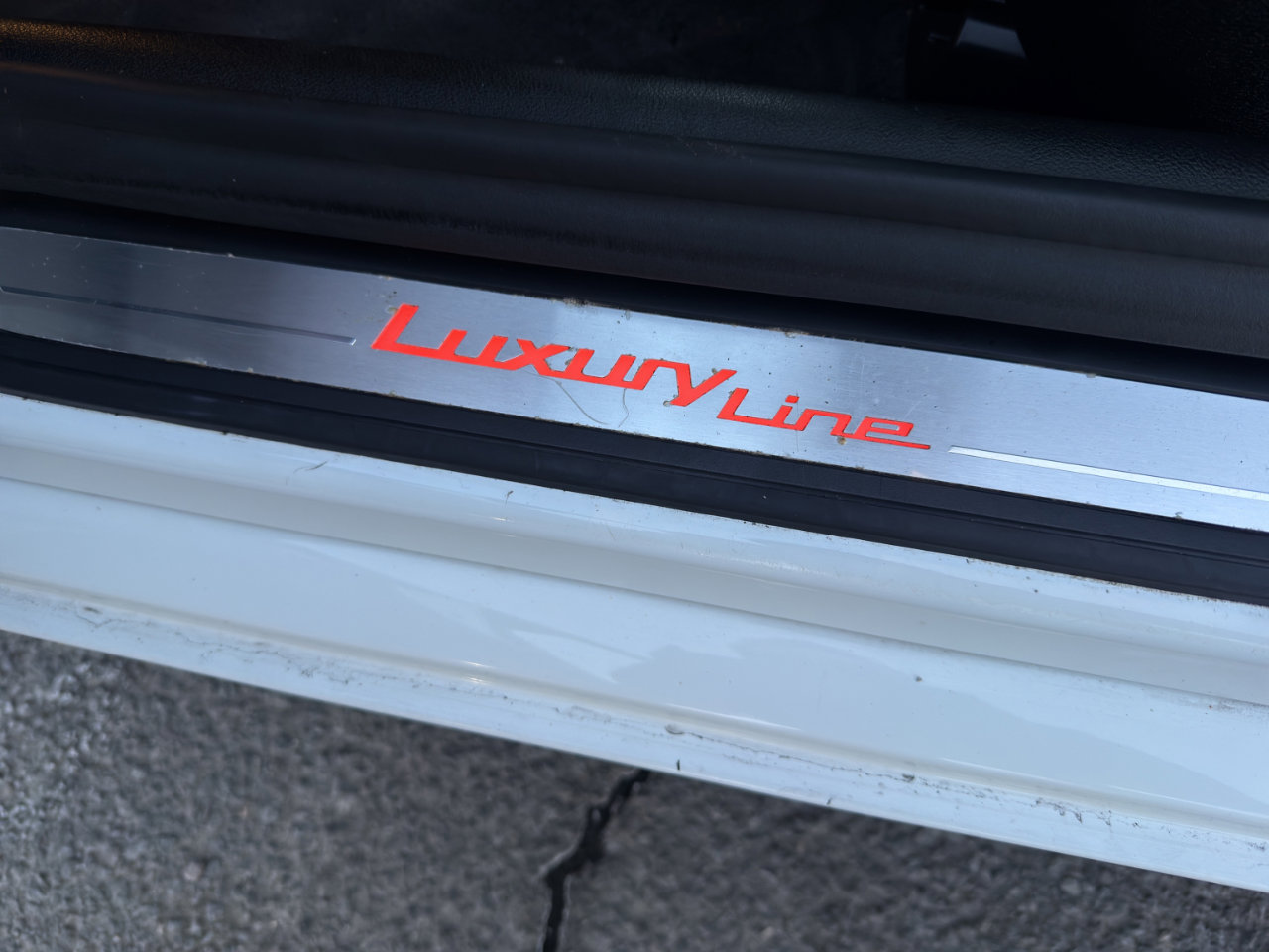 Used 2018 BMW 540i xDrive w/ Premium Package image 29