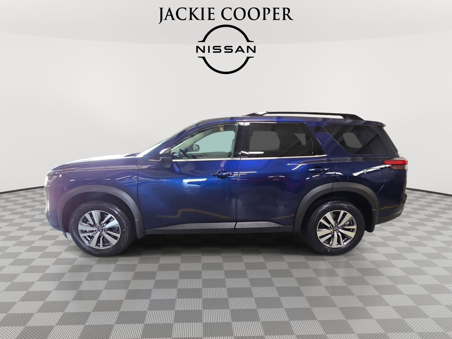 New 2026 Nissan Pathfinder SL w/ Cargo Package AWD/4WD image 8