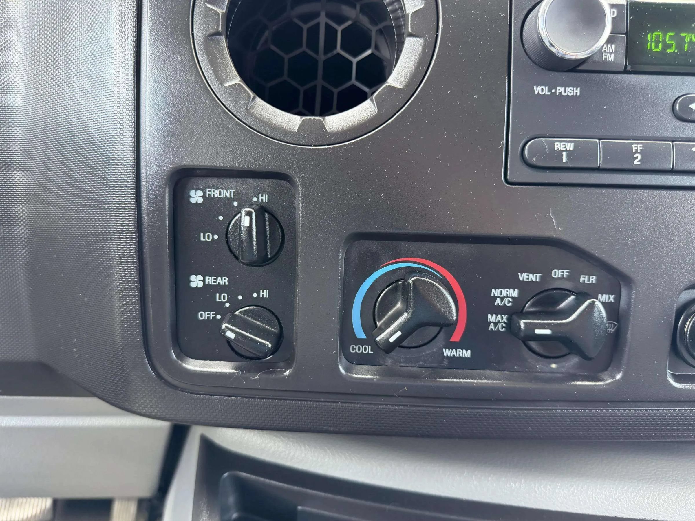 Used 2012 Ford E-350 and Econoline 350 XLT RWD image 21